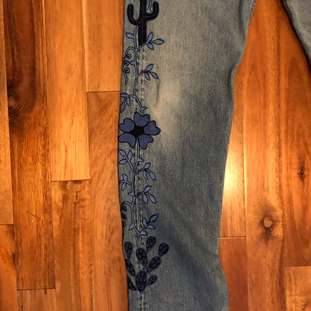 Levi's Light Blue Denim Straight Leg Jeans with Blue Floral Embroidery - Picture 2 of 8